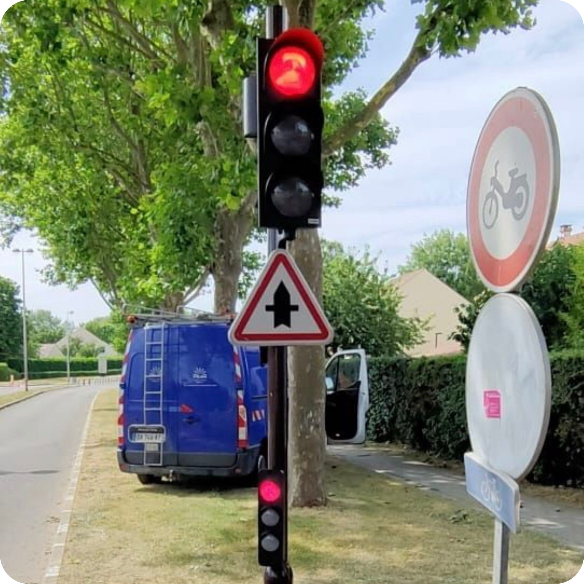 Stélens-signalisation-tricolore-lumineuse-réalisations-feu-rouge