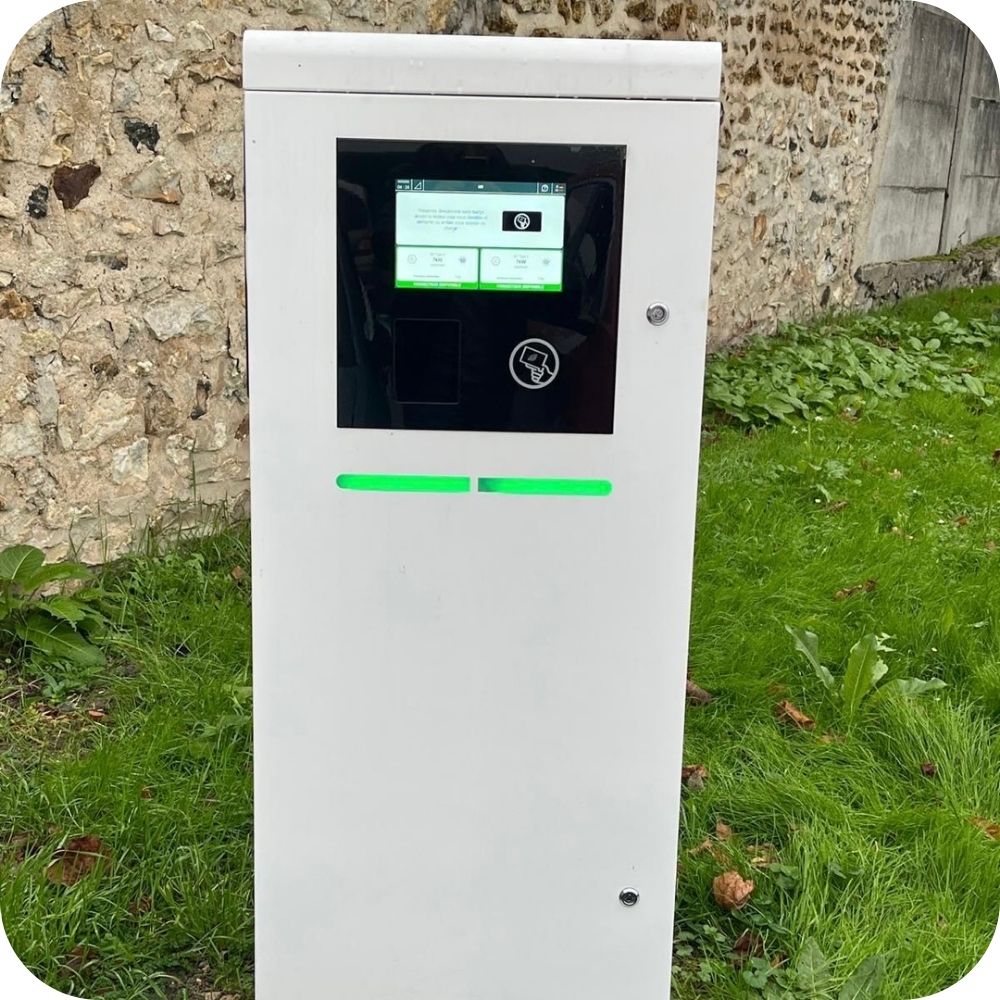 Stélens-borne-de-recharge-evlink